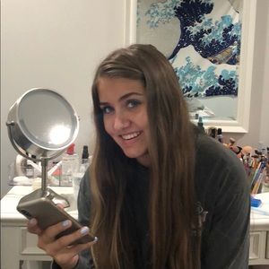 Meet your Posher, Lexi